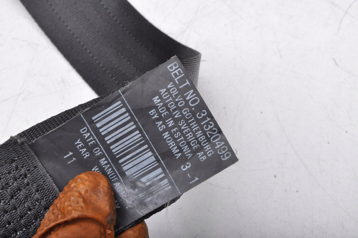 VOLVO C30 SEAT BELT RIGHT FRONT 31320499