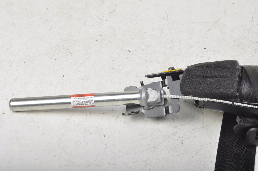 VOLVO C30 SEAT BELT RIGHT FRONT 31320499