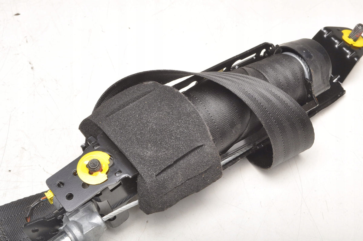 VOLVO C30 SEAT BELT RIGHT FRONT 31320499