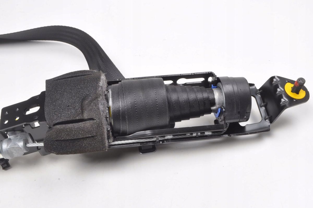 VOLVO C30 SEAT BELT RIGHT FRONT 31351425