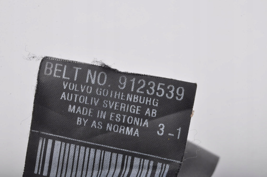 VOLVO C30 SEAT BELT RIGHT FRONT 9123539