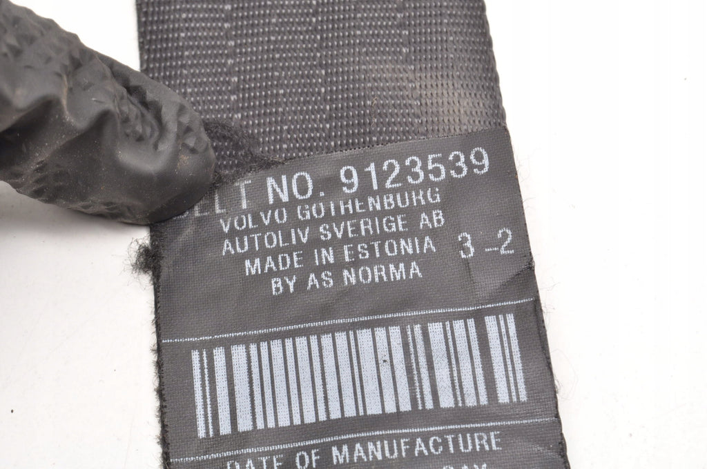 VOLVO C30 SEAT BELT RIGHT FRONT HB 3D 9123539