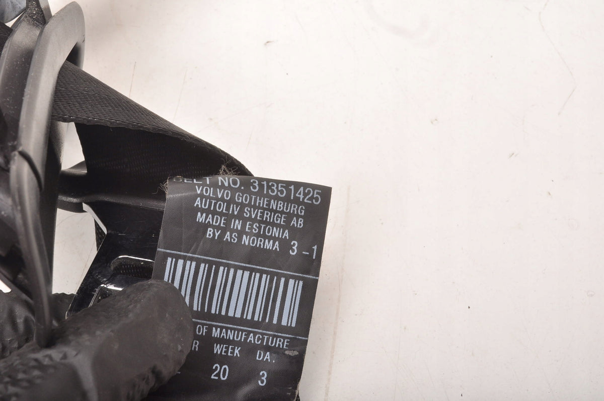 VOLVO C30 SEAT BELT RIGHT FRONT HB 3D LIFT 31351425