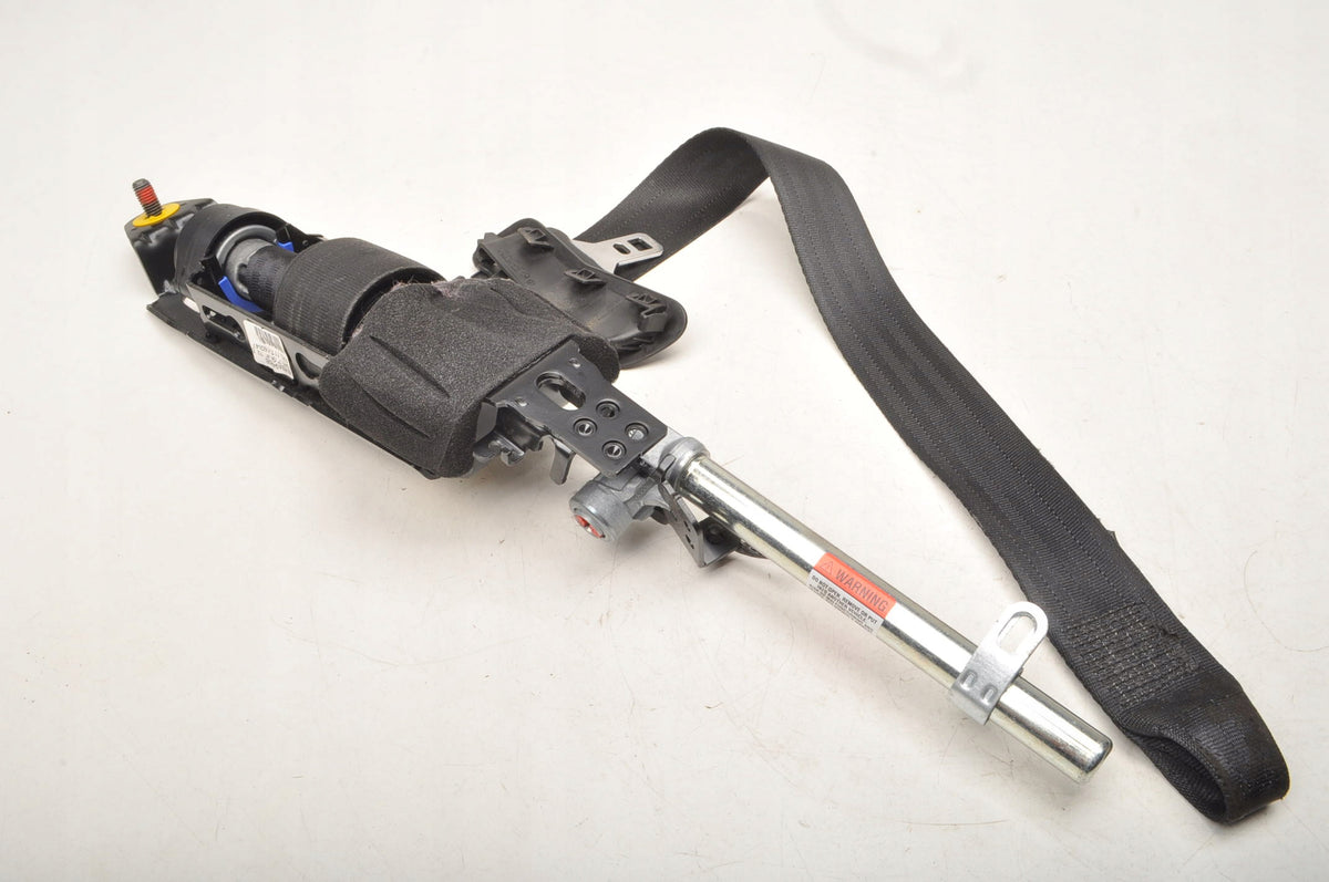 VOLVO C30 SEAT BELT RIGHT FRONT HB 5D 31351425