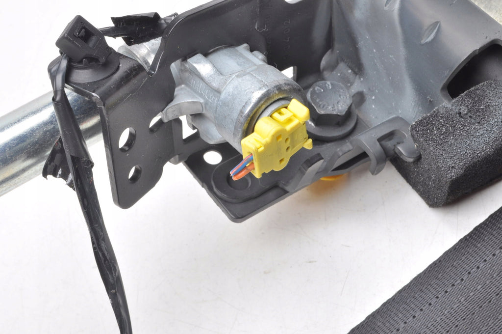 VOLVO C30 SEAT BELT RIGHT FRONT LIFT 31351425