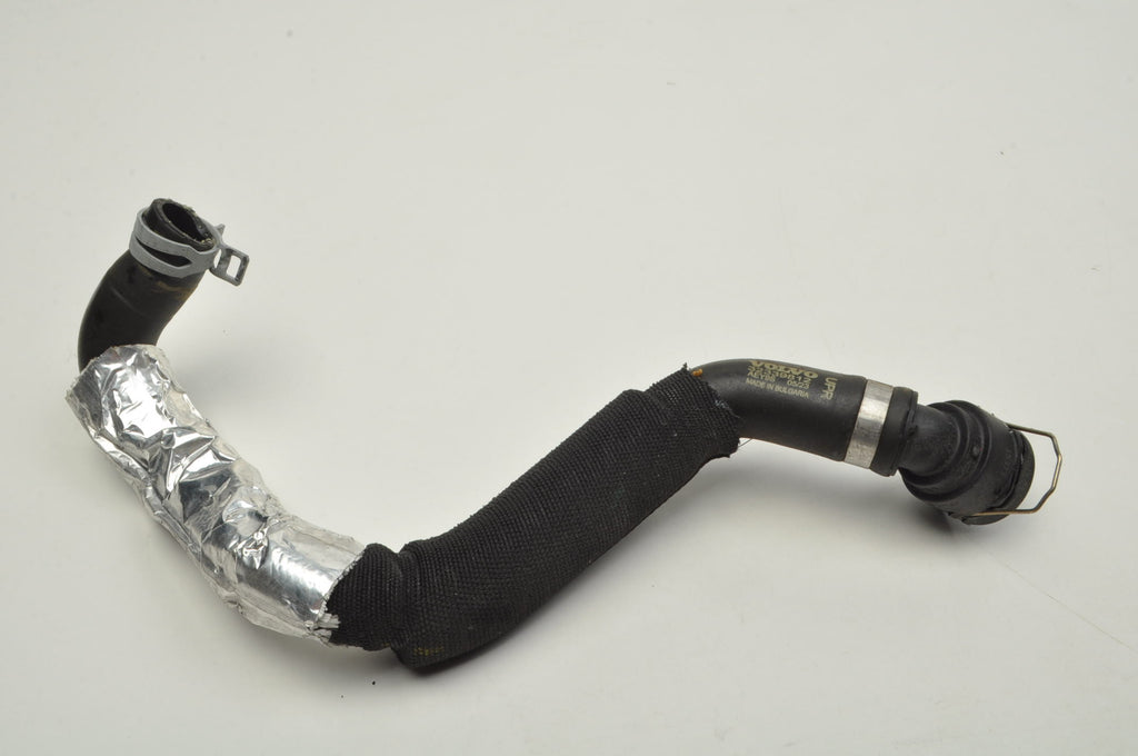 VOLVO C40 EC40 XC40 EX40 PIPE WATER LINE 32339812