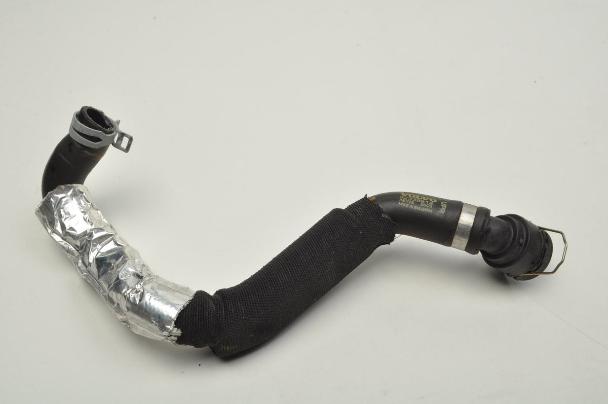 VOLVO C40 EC40 XC40 EX40 PIPE WATER LINE 32339812
