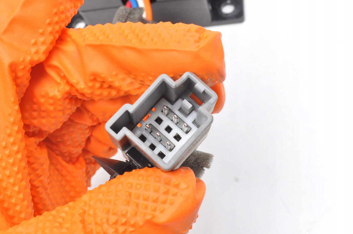 VOLVO C70 II CONTROLLER RELAY MODULE 8676998