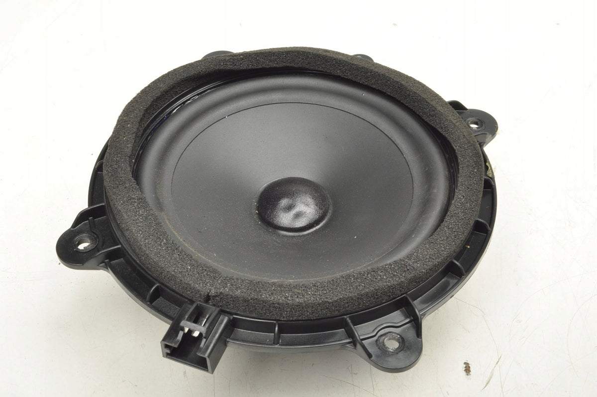 VOLVO C70 II PREMIUM SOUND SPEAKER 8676935