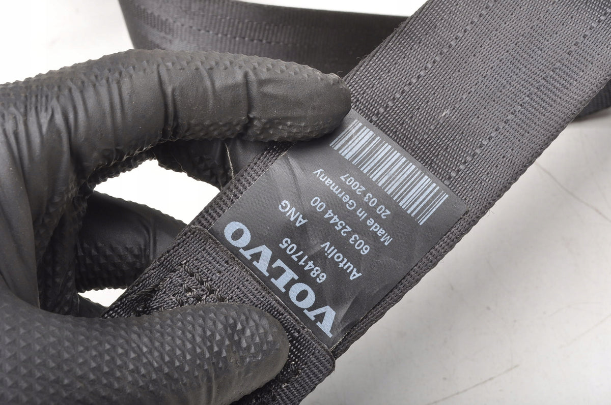 VOLVO C70 II SEAT BELT LEFT FRONT 6841705