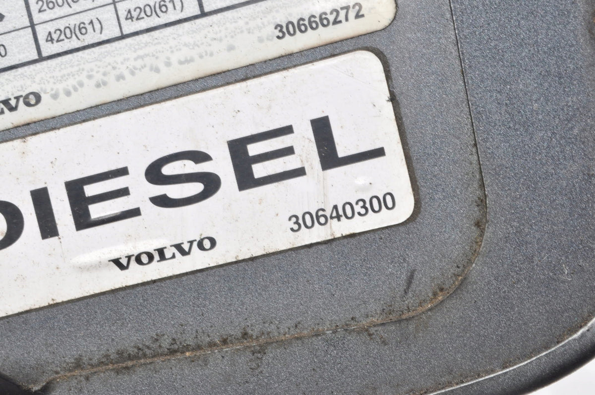 VOLVO S40 II V50 FUEL FILLER FLAP