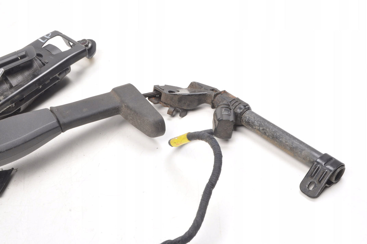 VOLVO S40 II V50 SEAT BELT LEFT FRONT TENSIONER 30615569