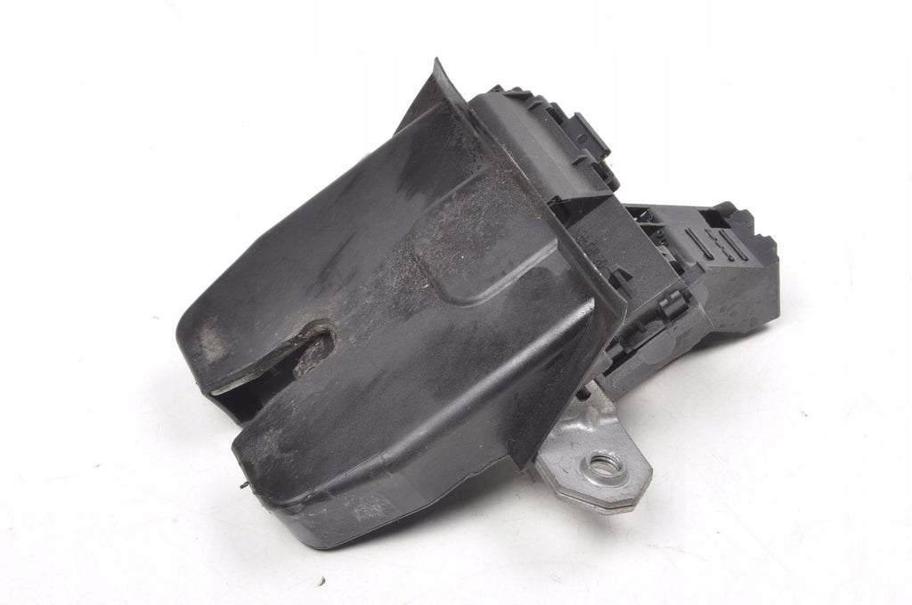 VOLVO S40 II V50 TAILGATE LOCK 31335047 4 PINS