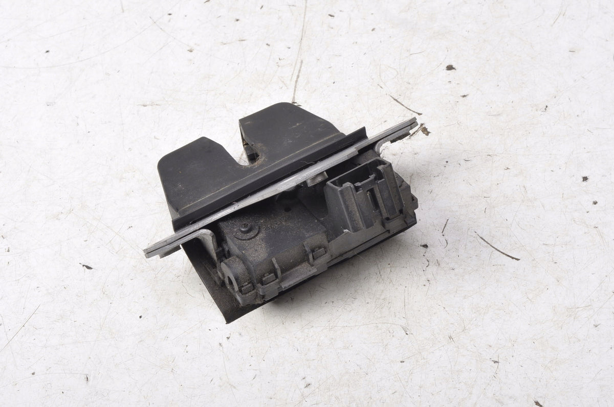 VOLVO S40 II V50 TAILGATE LOCK 4 PIN 30799474