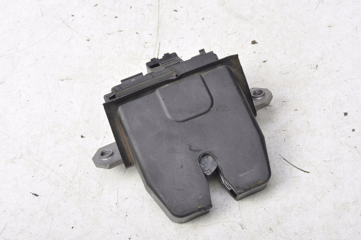 VOLVO S40 II V50 TAILGATE LOCK 4 PIN 30799474