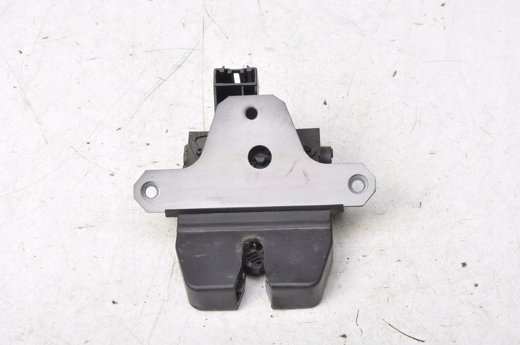 VOLVO S40 II V50 TAILGATE LOCK 4 PIN 30799474