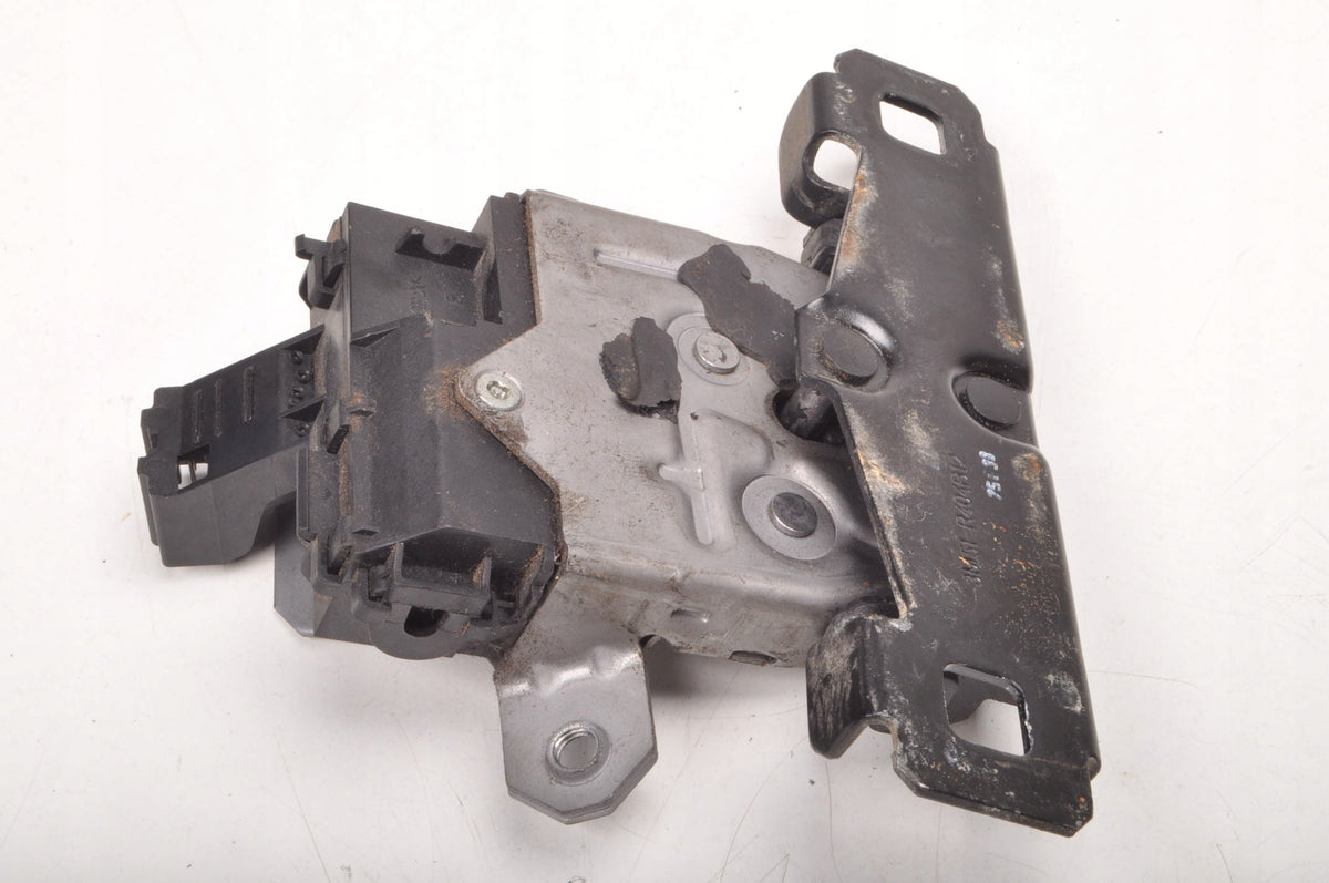 VOLVO S40 II V50 TAILGATE LOCK LIFT 30799474 4 PINS