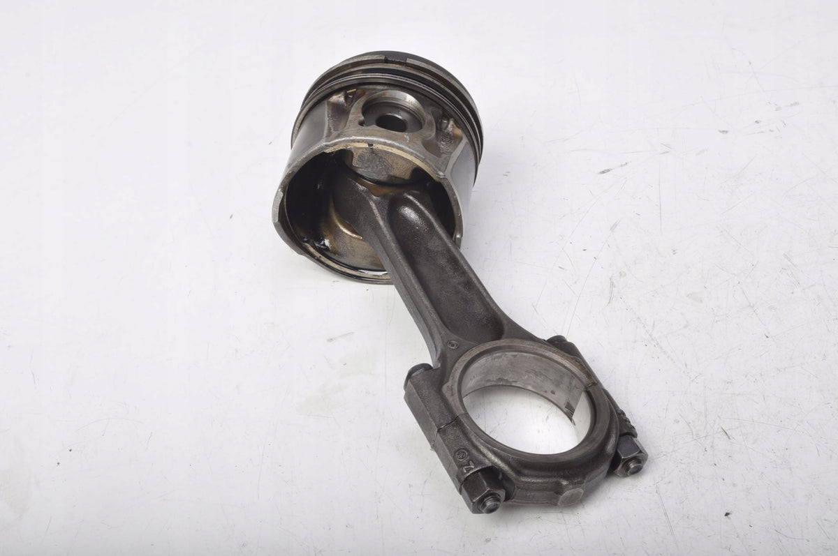 VOLVO S40 V50 2.0 D PISTON WITH CONNECTING ROD HS2R1 085190