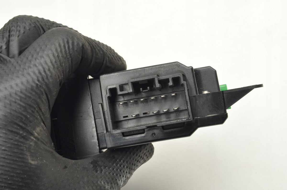 VOLVO S60 AND V70 II PANEL WINDOW SWITCH 30746074
