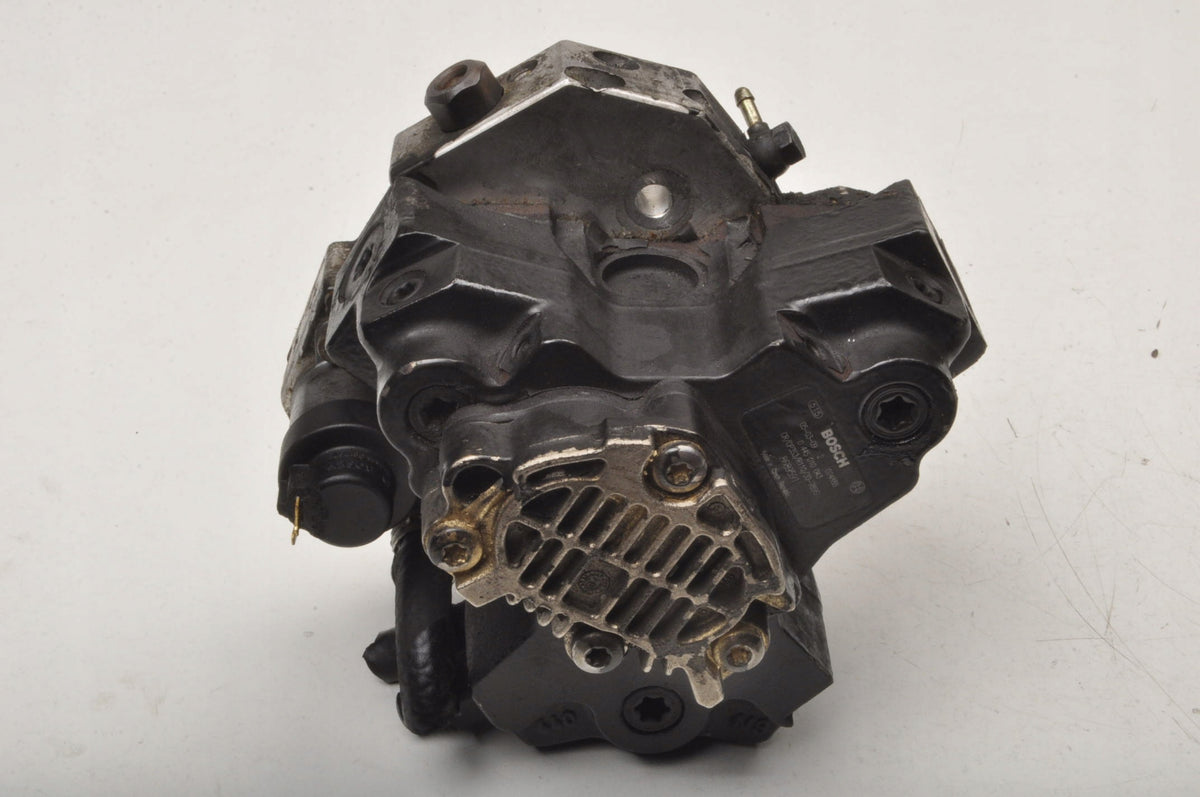 VOLVO S60 AND V70 II XC70 2.4 D5 163KM INJECTION PUMP 8689591