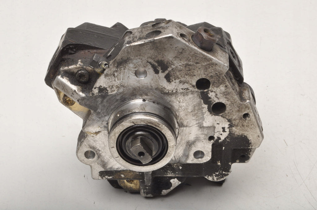 VOLVO S60 AND V70 II XC70 2.4 D5 163KM INJECTION PUMP 8689591