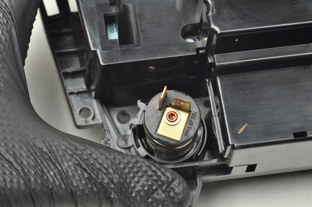 VOLVO S60 AND V70 II XC70 PANEL AIR CONDITIONING SWITCH 30746022