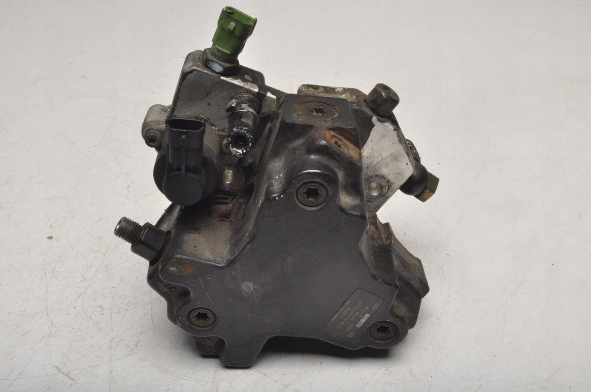 VOLVO S60 AND V70 II XC90 AND 2.4 D5 INJECTION PUMP 8692521 0445010111