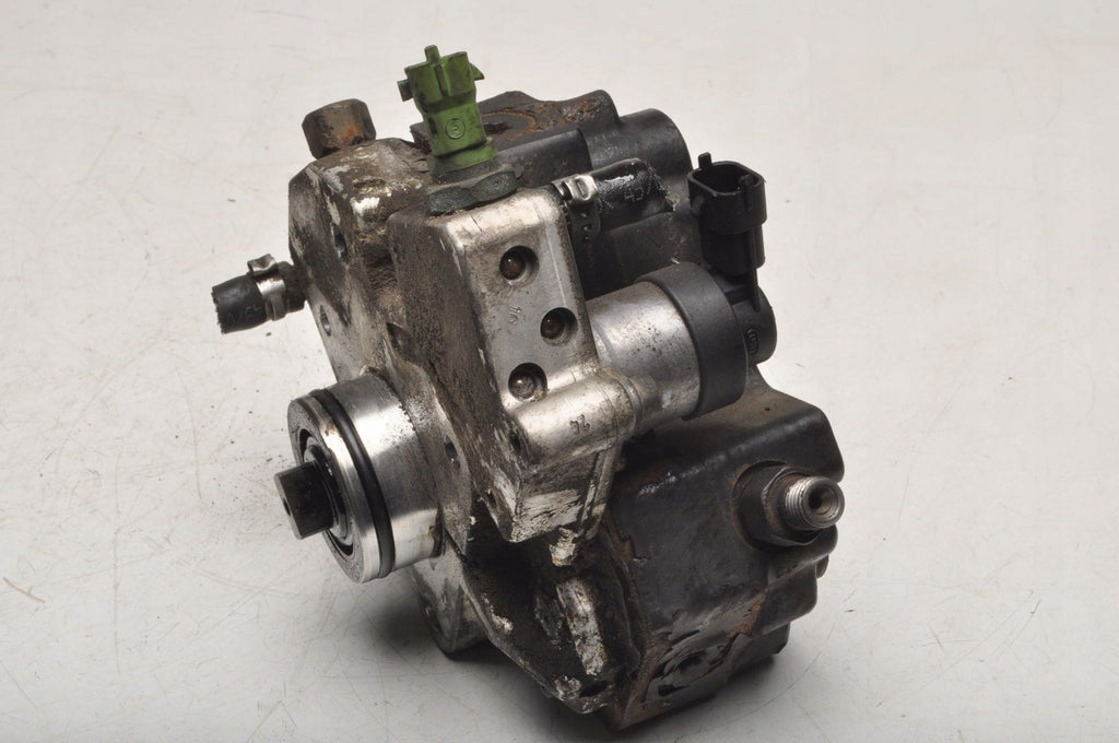 VOLVO S60 AND V70 II XC90 AND 2.4 D5 INJECTION PUMP 8692521 0445010111