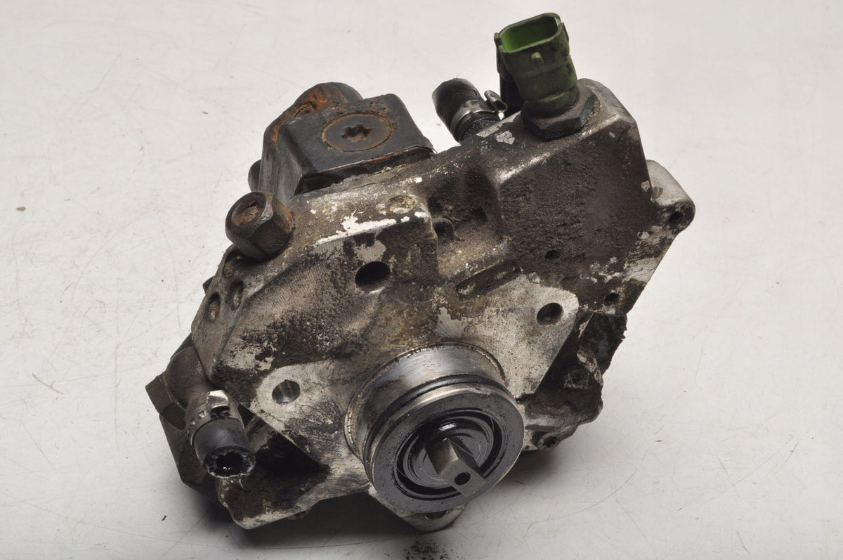 VOLVO S60 AND V70 II XC90 AND 2.4 D5 INJECTION PUMP 8692521 0445010111