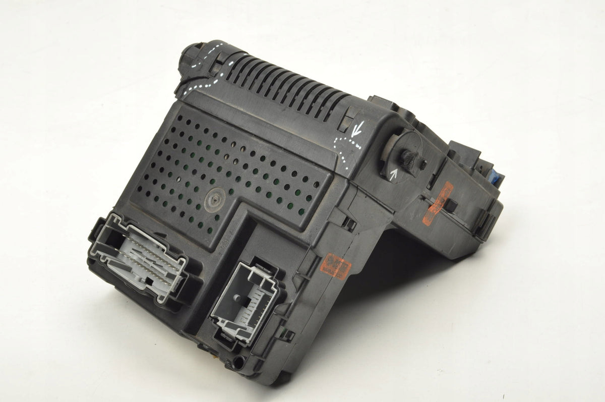 VOLVO S60 AND V70 XC70 MODULE CEM 30728542