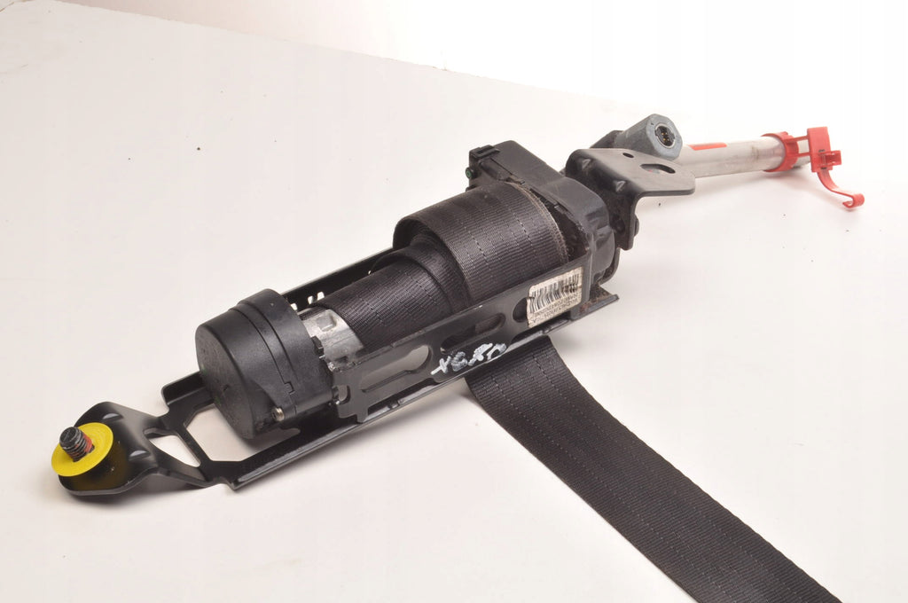 VOLVO S60 AND XC70 LIFT SEAT BELT RIGHT FRONT 6841791