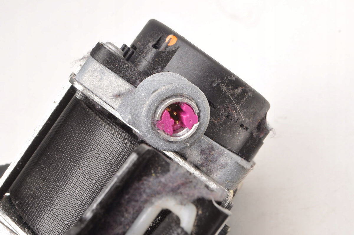 VOLVO S60 II SEAT BELT RIGHT FRONT 39800482