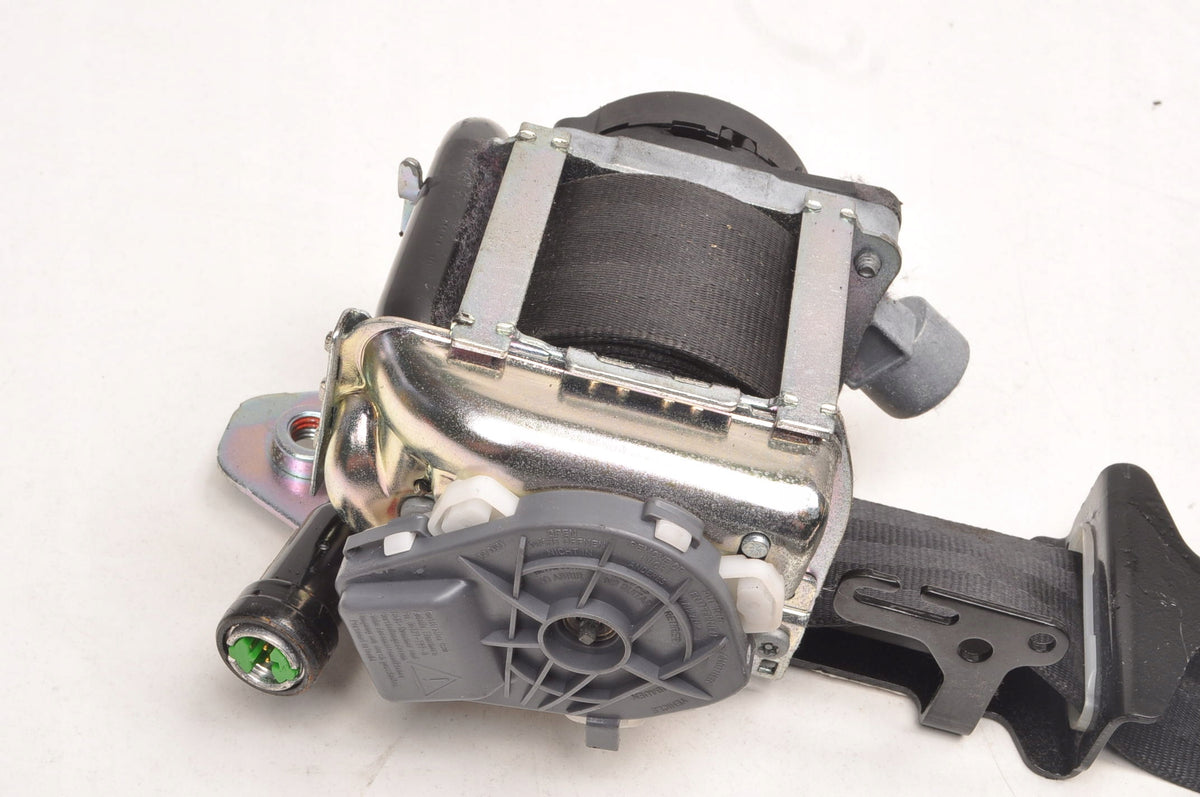 VOLVO S60 II SEAT BELT RIGHT FRONT 39800482