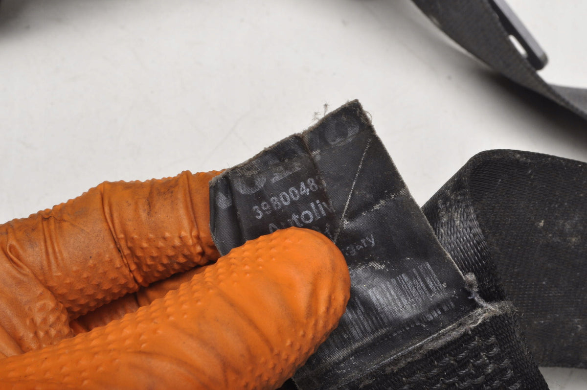 VOLVO S60 II SEAT BELT RIGHT FRONT 616155800 39800483