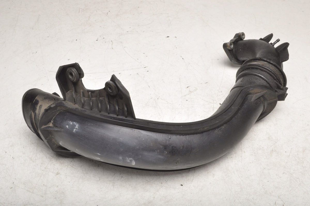 VOLVO S60 II V60 1.6 T3 150KM AIR INTAKE PIPE 31338561