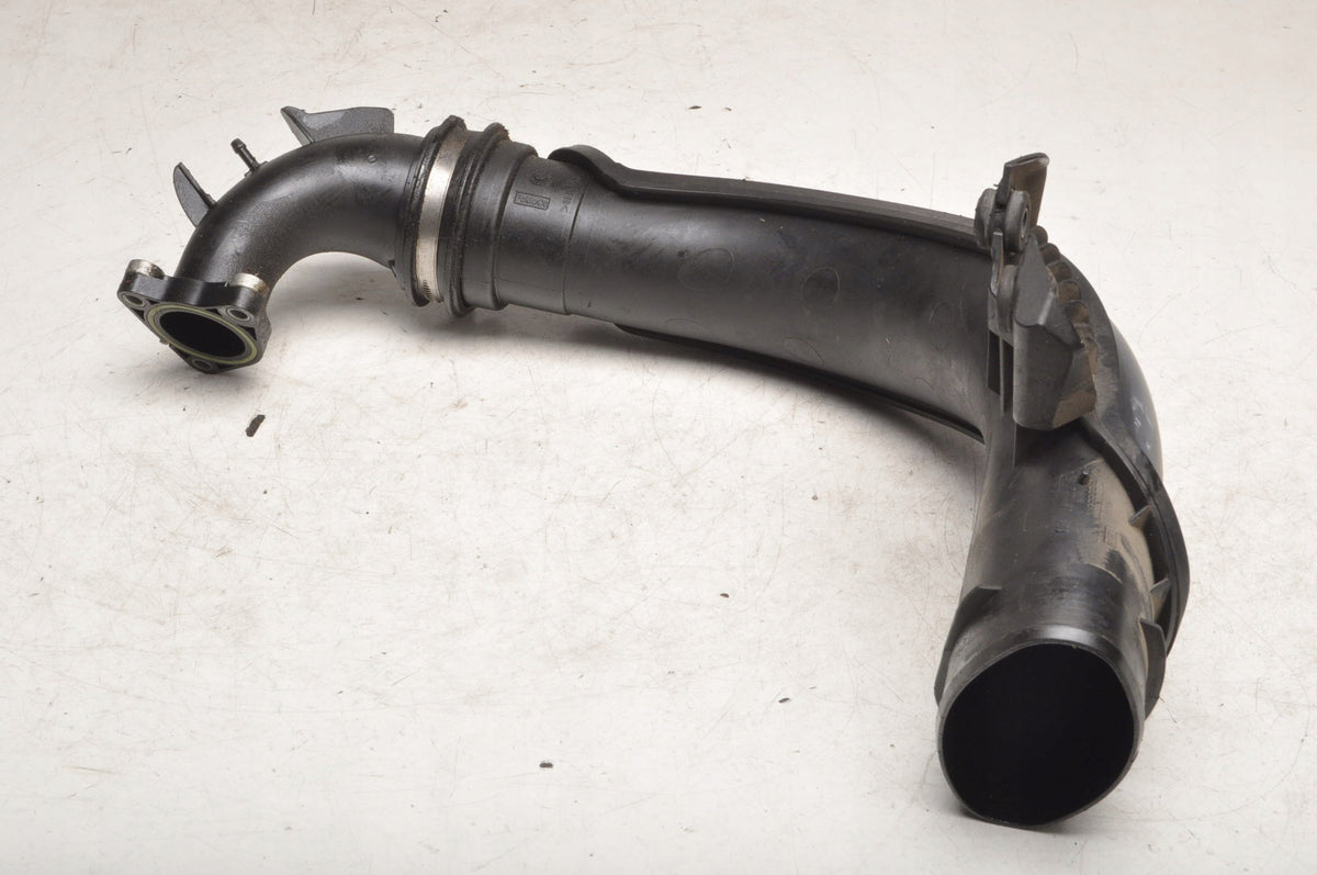 VOLVO S60 II V60 1.6 T3 150KM AIR INTAKE PIPE 31338561