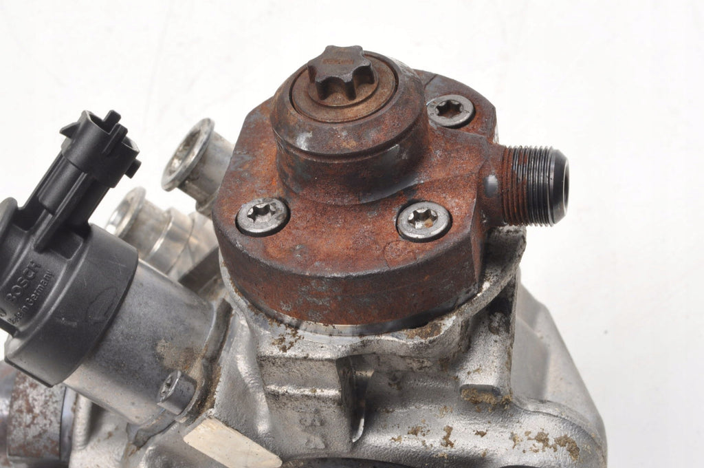 VOLVO S60 II V60 2.0 D3/D4 INJECTION PUMP 0445010681 31372081