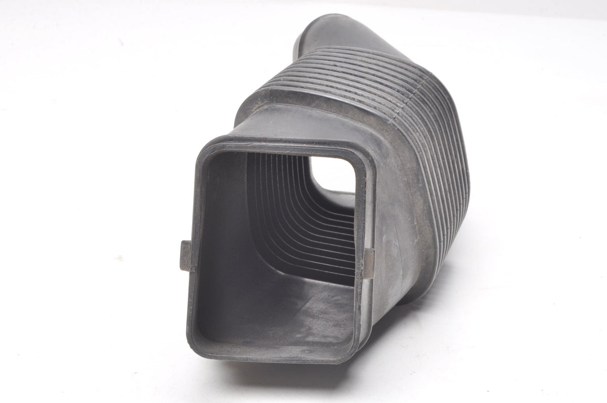 VOLVO S60 II V60 AIR INTAKE PIPE 31430269