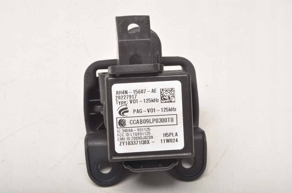 VOLVO S60 II V60 KEY IGNITION 30791678