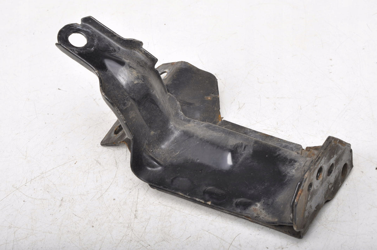 VOLVO S60 II V60 RADIATOR MOUNT 31261931