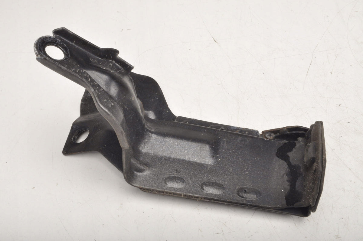 VOLVO S60 II V60 RADIATOR MOUNT LEFT