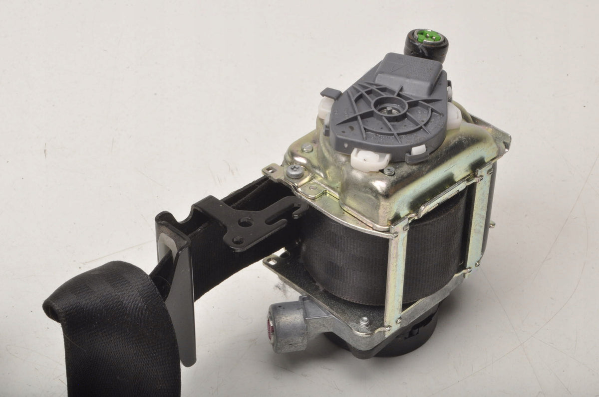 VOLVO S60 II V60 SEAT BELT RIGHT FRONT 39800482