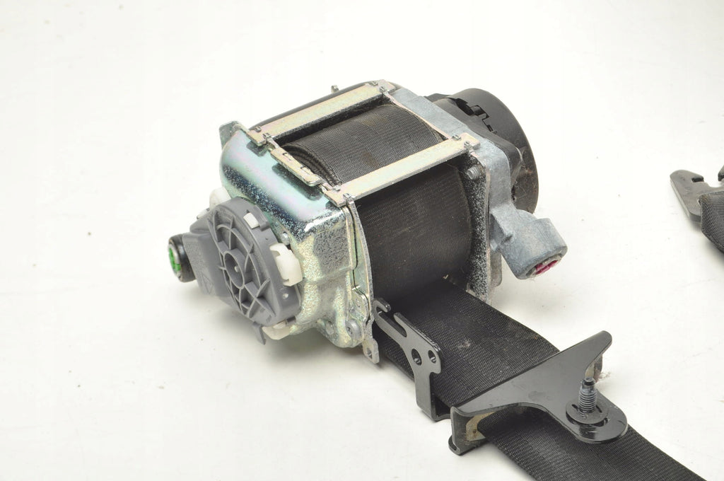 VOLVO S60 II V60 SEAT BELT RIGHT FRONT 39800482