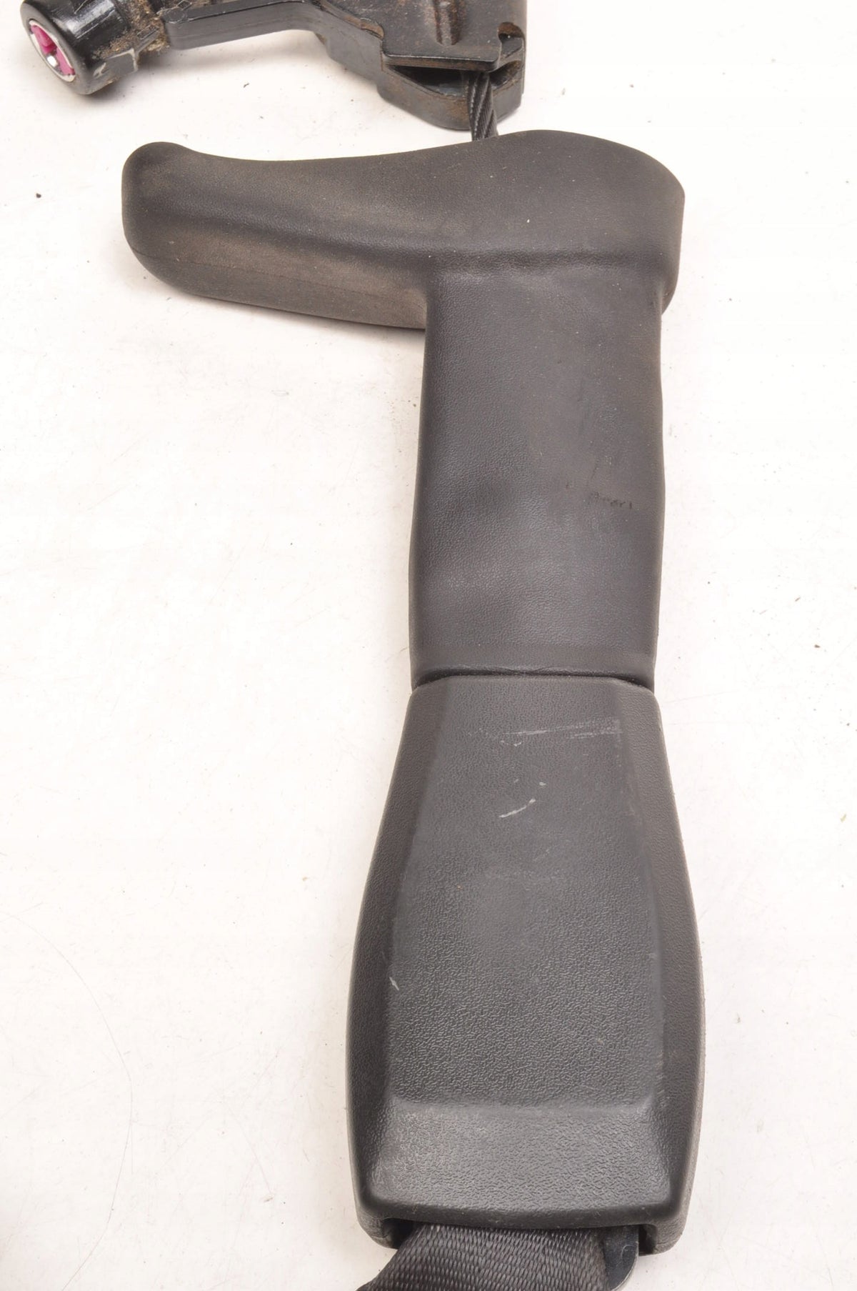 VOLVO S60 II V60 SEAT BELT RIGHT FRONT TENSIONER 3981884