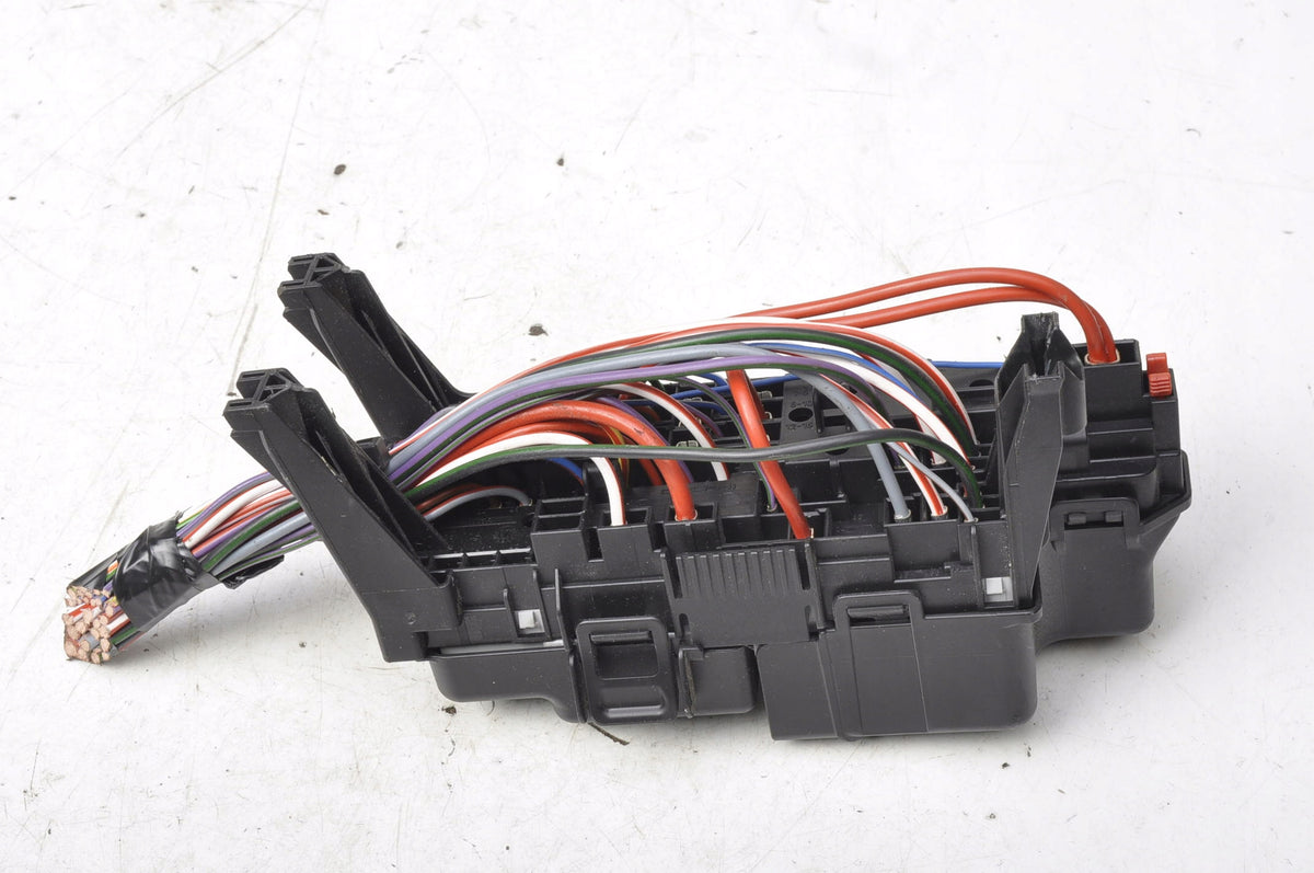 VOLVO S60 II V60 XC60 AND FUSE BOX 3800159
