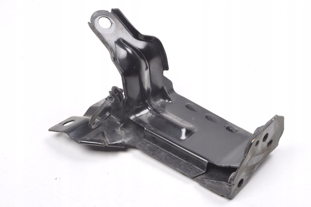 VOLVO S60 II V60 XC60 AND RADIATOR MOUNT 31261932 RIGHT