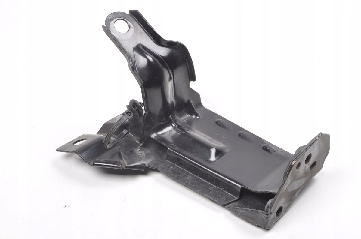 VOLVO S60 II V60 XC60 AND RADIATOR MOUNT 31261932 RIGHT