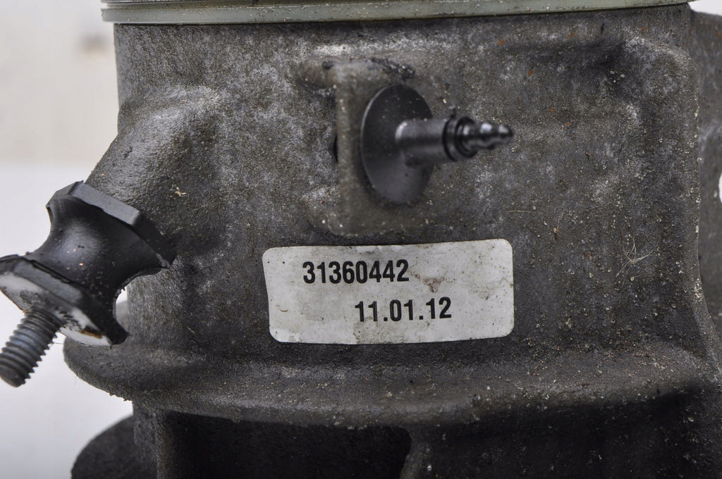 VOLVO S60 II V60 XC70 II 2.4 D POWER STEERING PUMP 31360442
