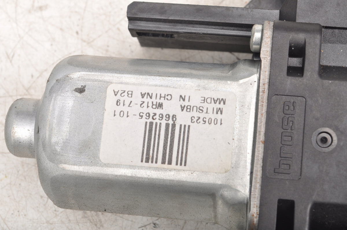 VOLVO S60 II WINDSHIELD MOTOR RIGHT REAR 966265-101