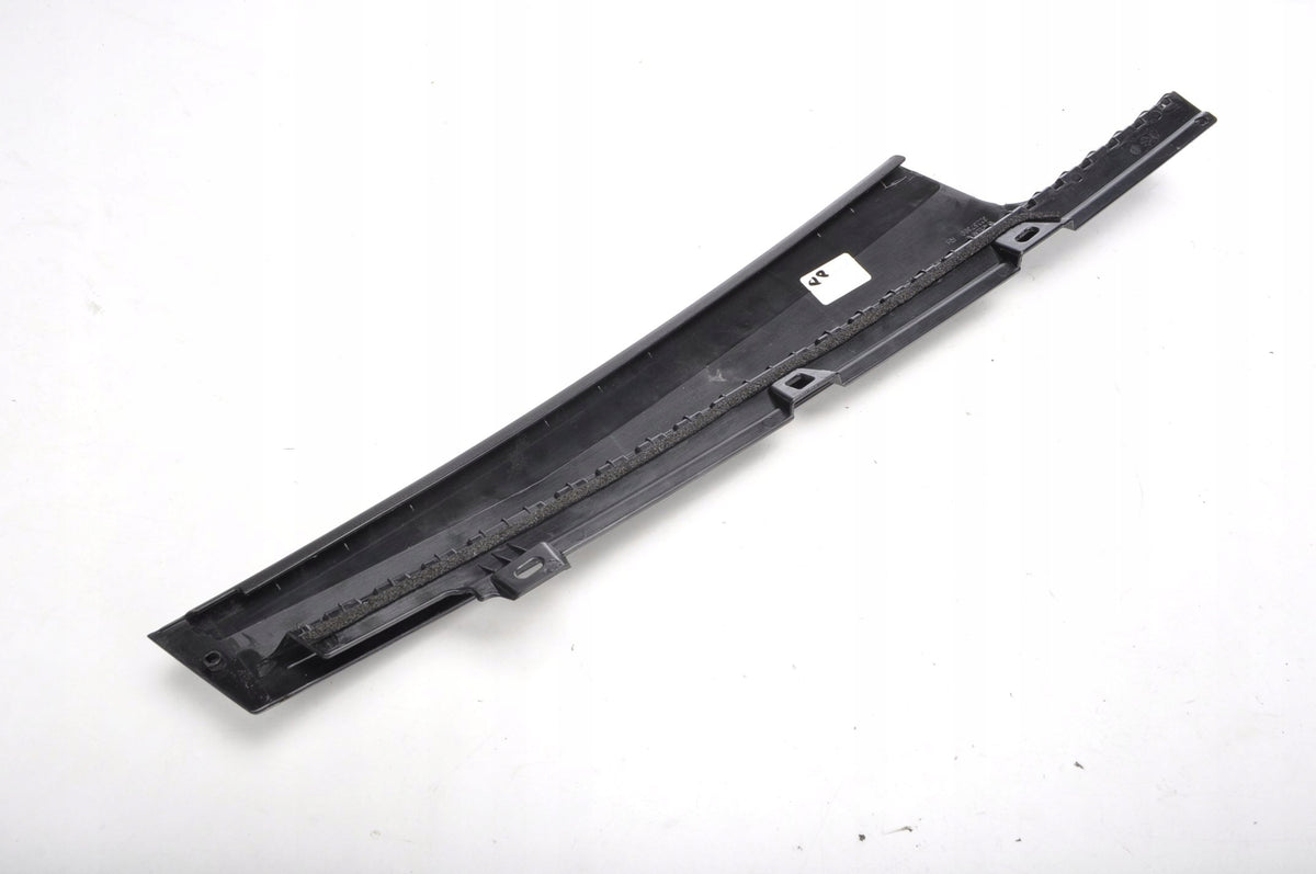 VOLVO S60 III DOOR TRIM RIGHT FRONT 32257390